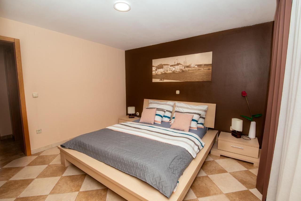 ביוגראד נה מורו M&M Apartments מראה חיצוני תמונה