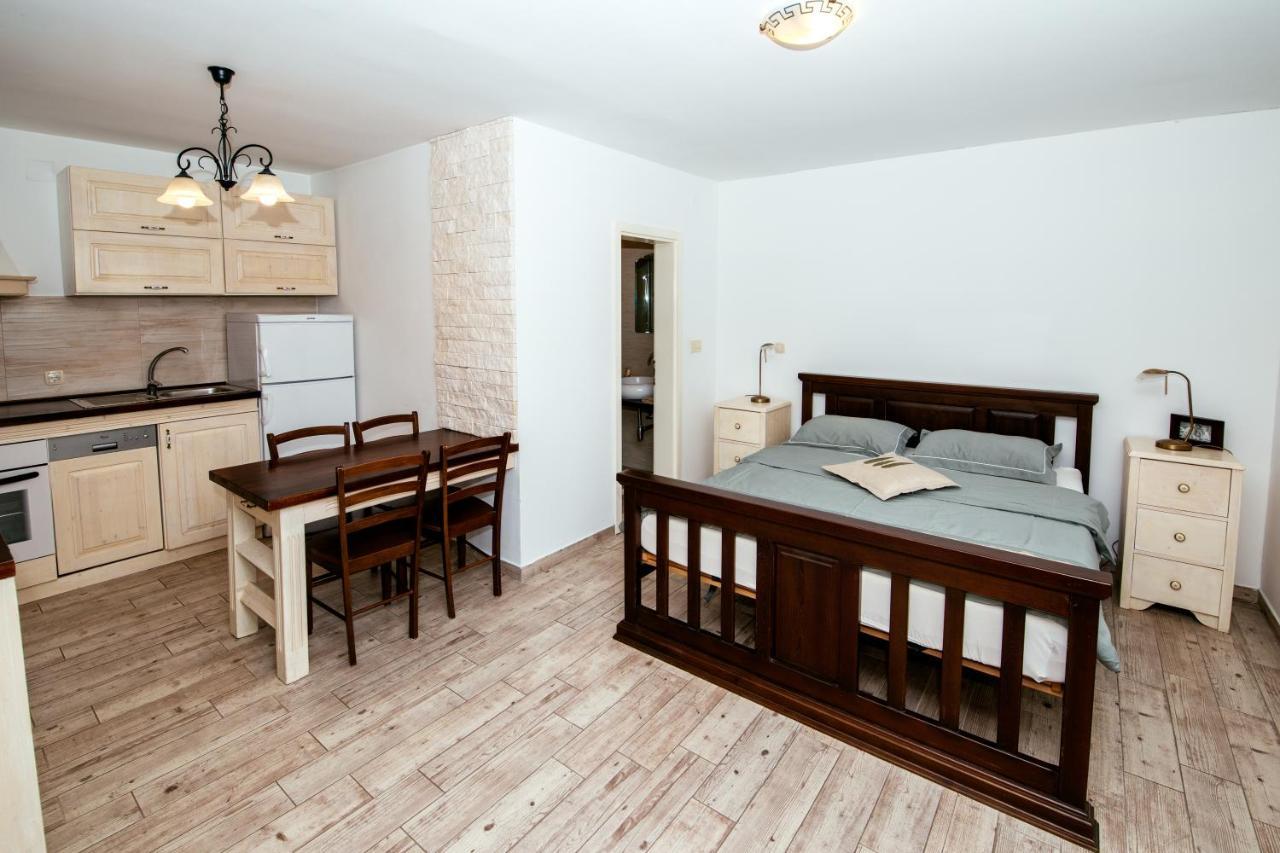 ביוגראד נה מורו M&M Apartments מראה חיצוני תמונה